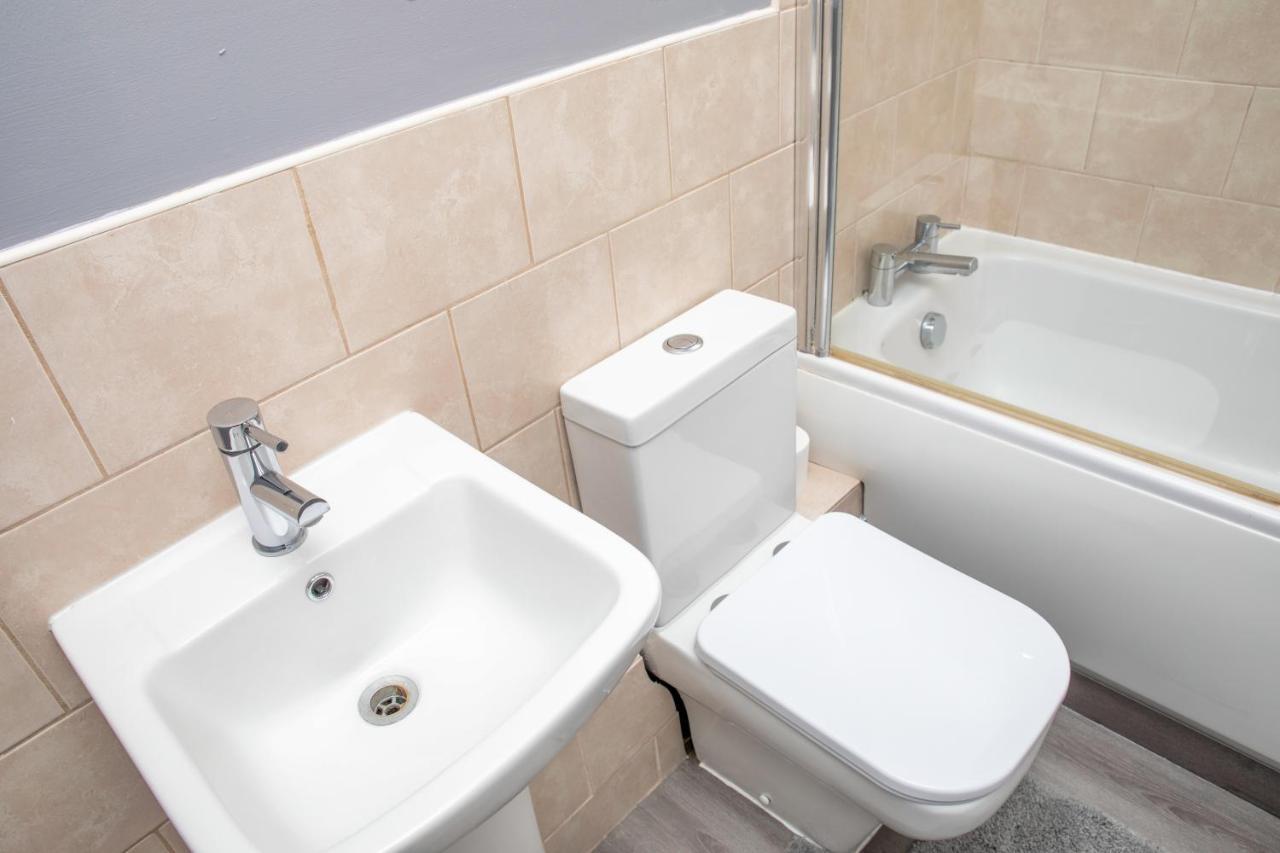 Leeds City Centre Spacious House Free Parking And Wi-Fi Bagian luar foto